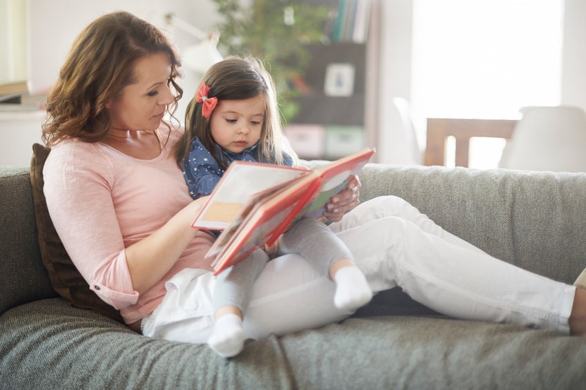 You are currently viewing 10 Helpful Tips to Improve Your Child’s Reading Comprehension